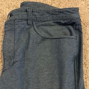 Lululemon men’s pants like new